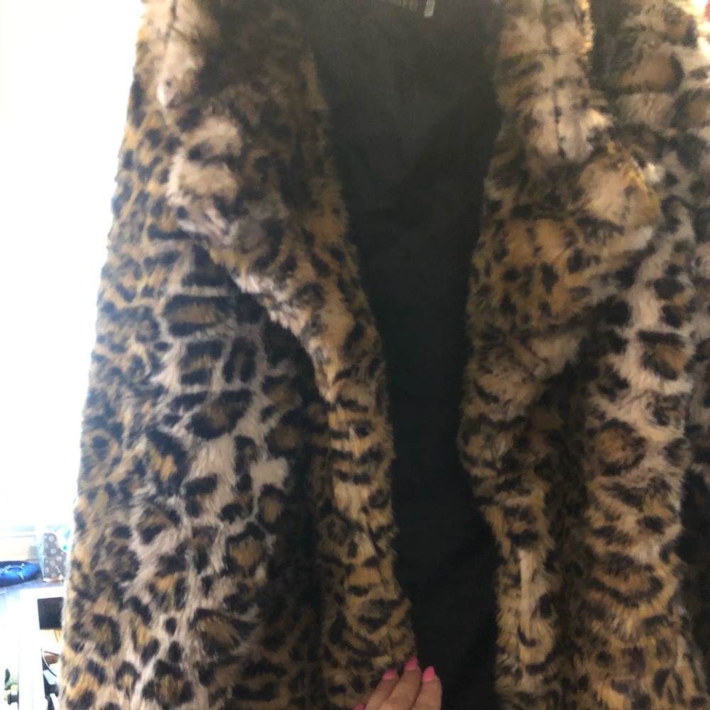 Small faux fur leopard coat